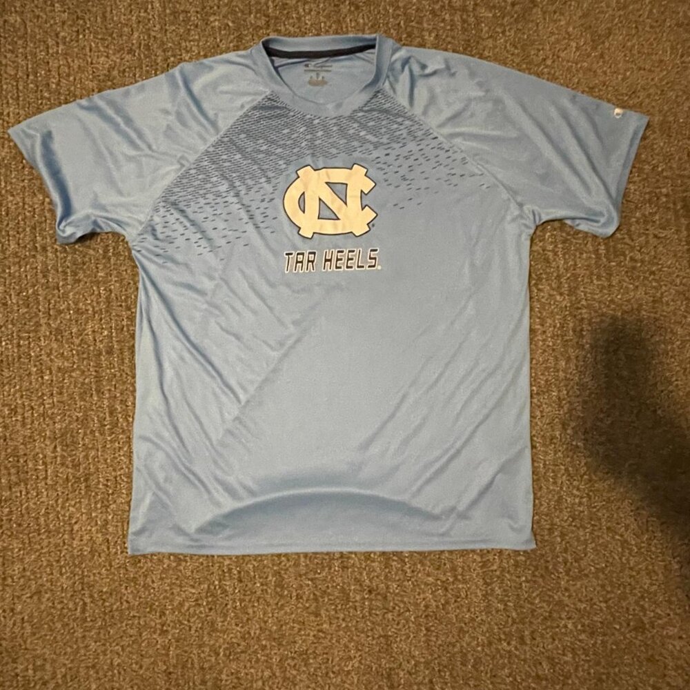 Blue retro North Carolina tar heels t-shirt